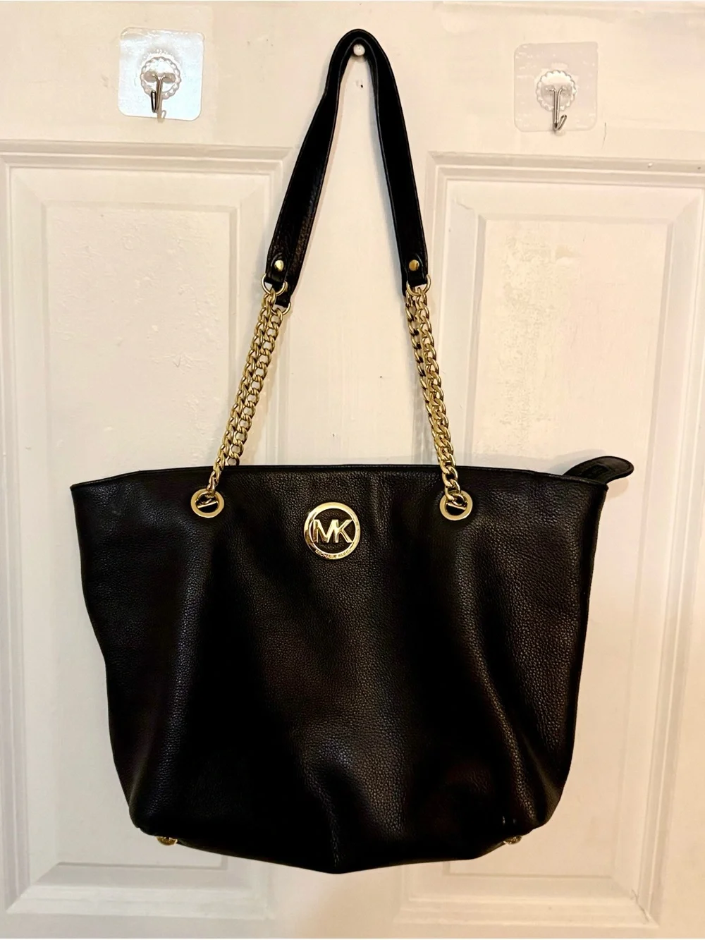 Michael Kors Fulton Large Pebble Leather Shoulder Tote Bag Black / Gold Hardware
